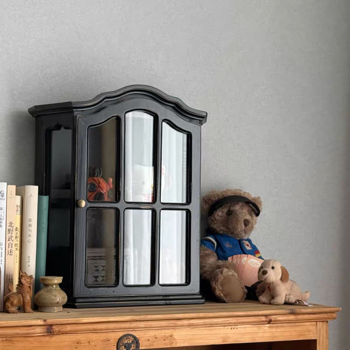 Gabinete de pared de madera en - Vintage Collectible Glass reseña y precio